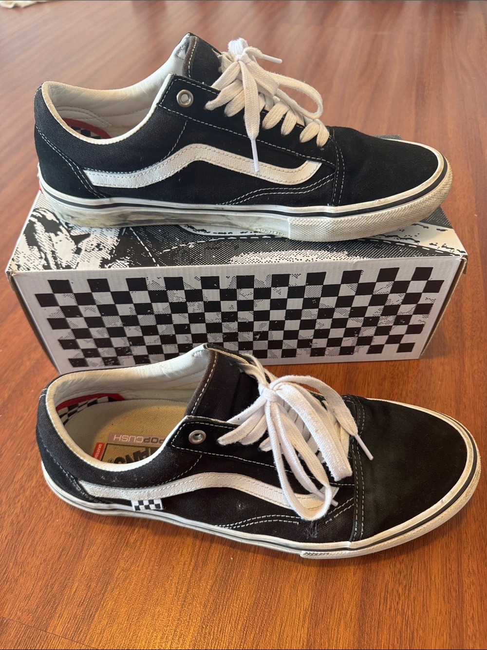 Vans Men’s Old Skool Skate Black and White Low-Top Skate Shoes